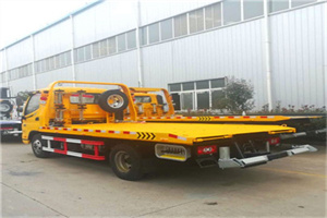 松北附近拖车救援搭电